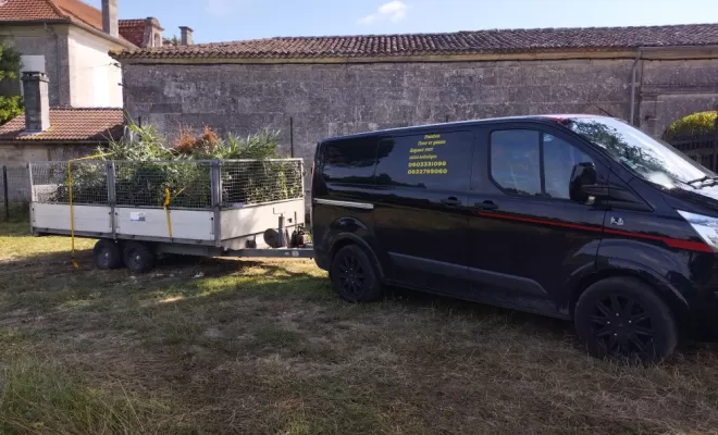 Contrat d'entretien pour parcs et jardins sur la couronne , Barbezieux-Saint-Hilaire, PASSION FLEUR ET GAZON